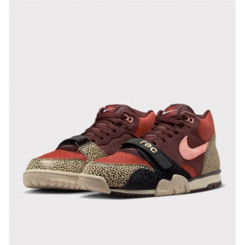 nike multicolor trainer